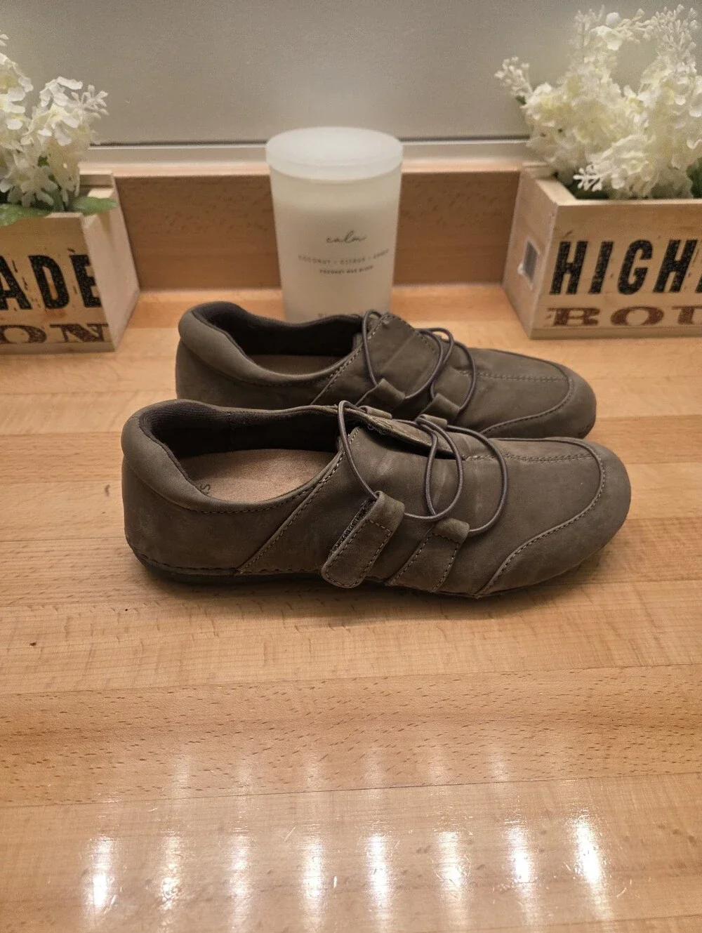 Earth Origins Paisley Slip-on Comfort Shoes Olive Taupe Nubuck Women's Size 8